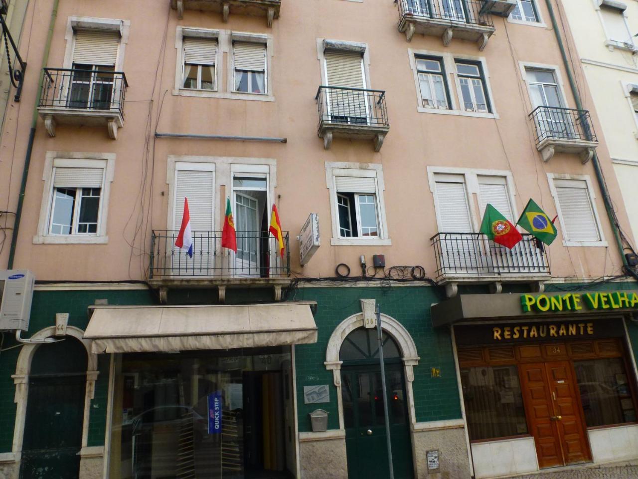 Hospedaria D. Damelio Lisabona Exterior foto